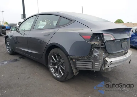 2021 Tesla Model 3 Standard Range Plus Rear-Wheel Drive z USA, uszkodzony, nr VIN 5YJ3E1EA1MF052590